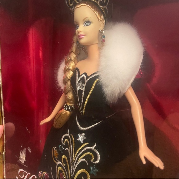 Bob Mackie Holiday Barbie 2006 in Black and Gold Gown - Picture 7 of 9